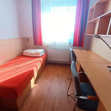 Famulus Győr