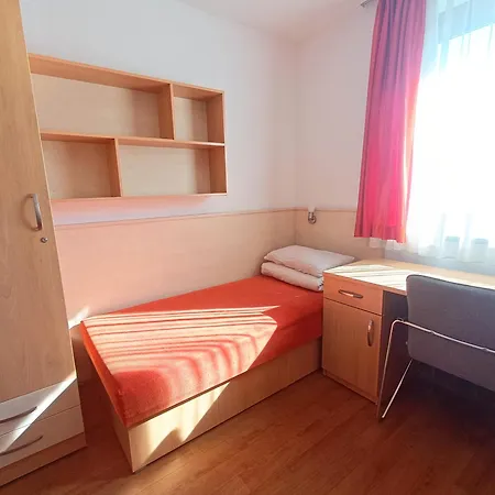 Famulus Kollegium * Ráb