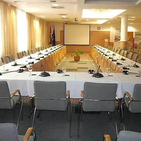Hostel Famulus *