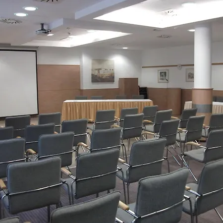 Hostel Famulus Győr