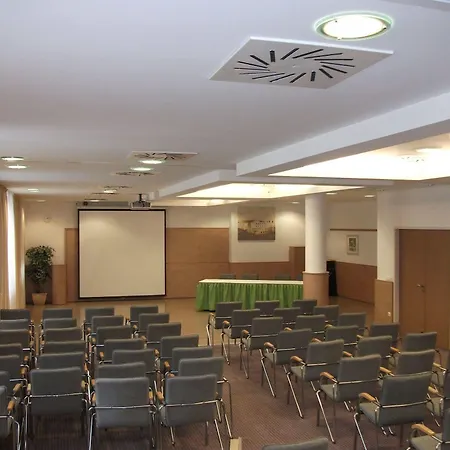 Hostel Famulus *