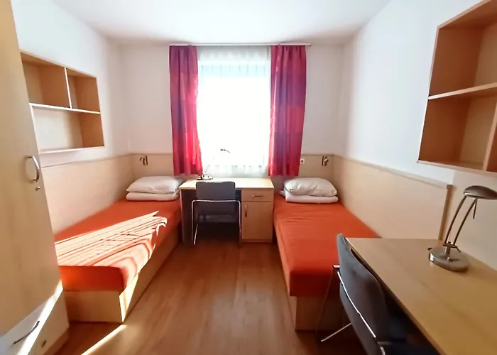 Хостел Famulus Kollegium