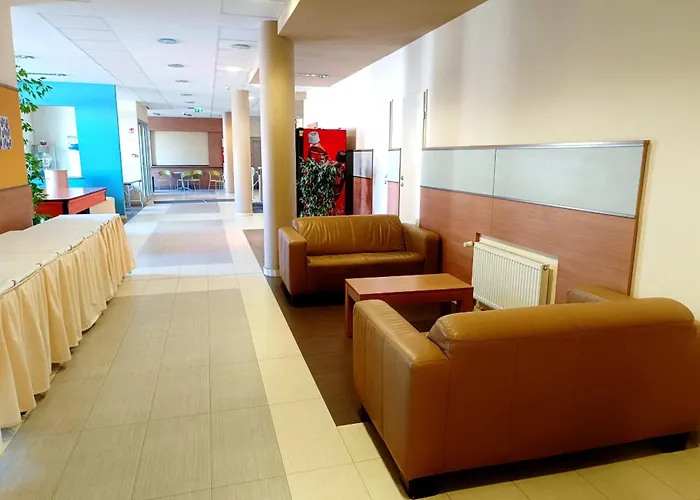 Хостел Famulus Kollegium *