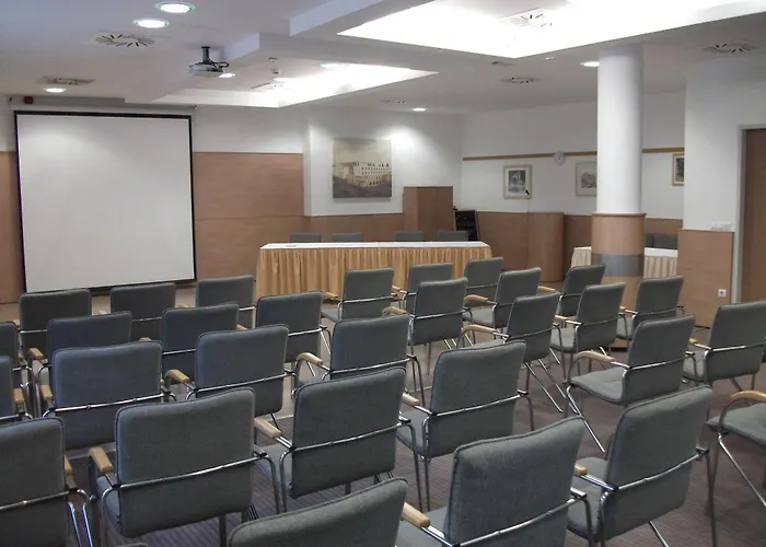 Хостел Famulus Kollegium Дьёр